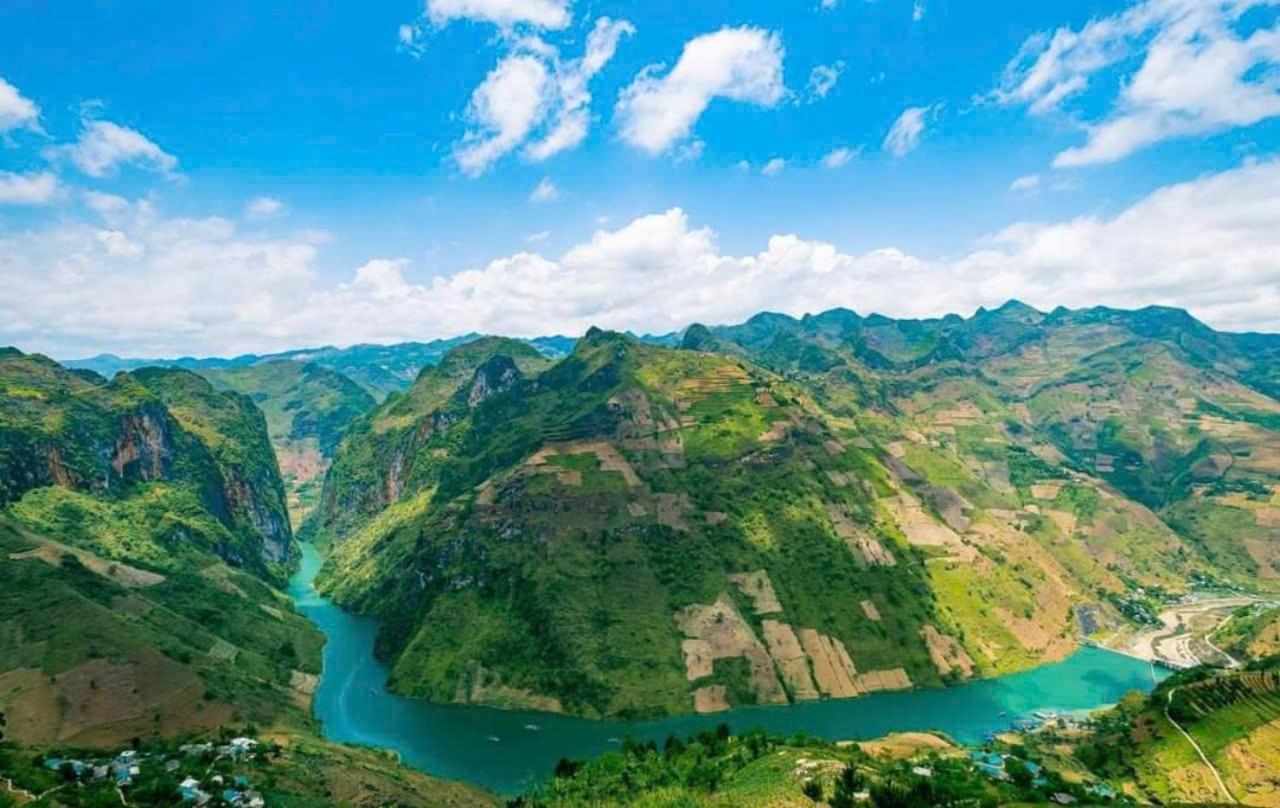 Thuy Anh Hotel Ha Giang Extérieur photo