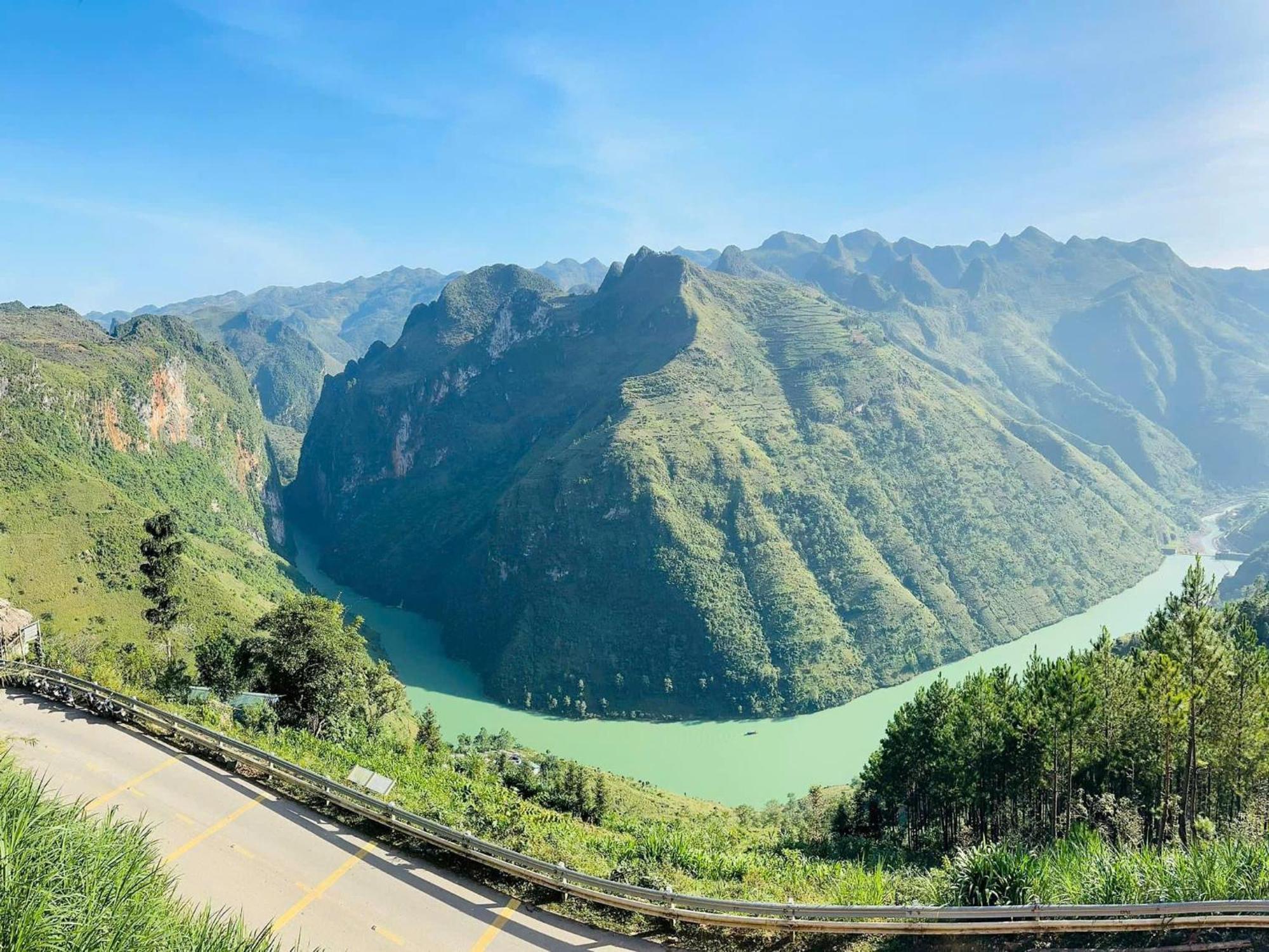 Thuy Anh Hotel Ha Giang Extérieur photo